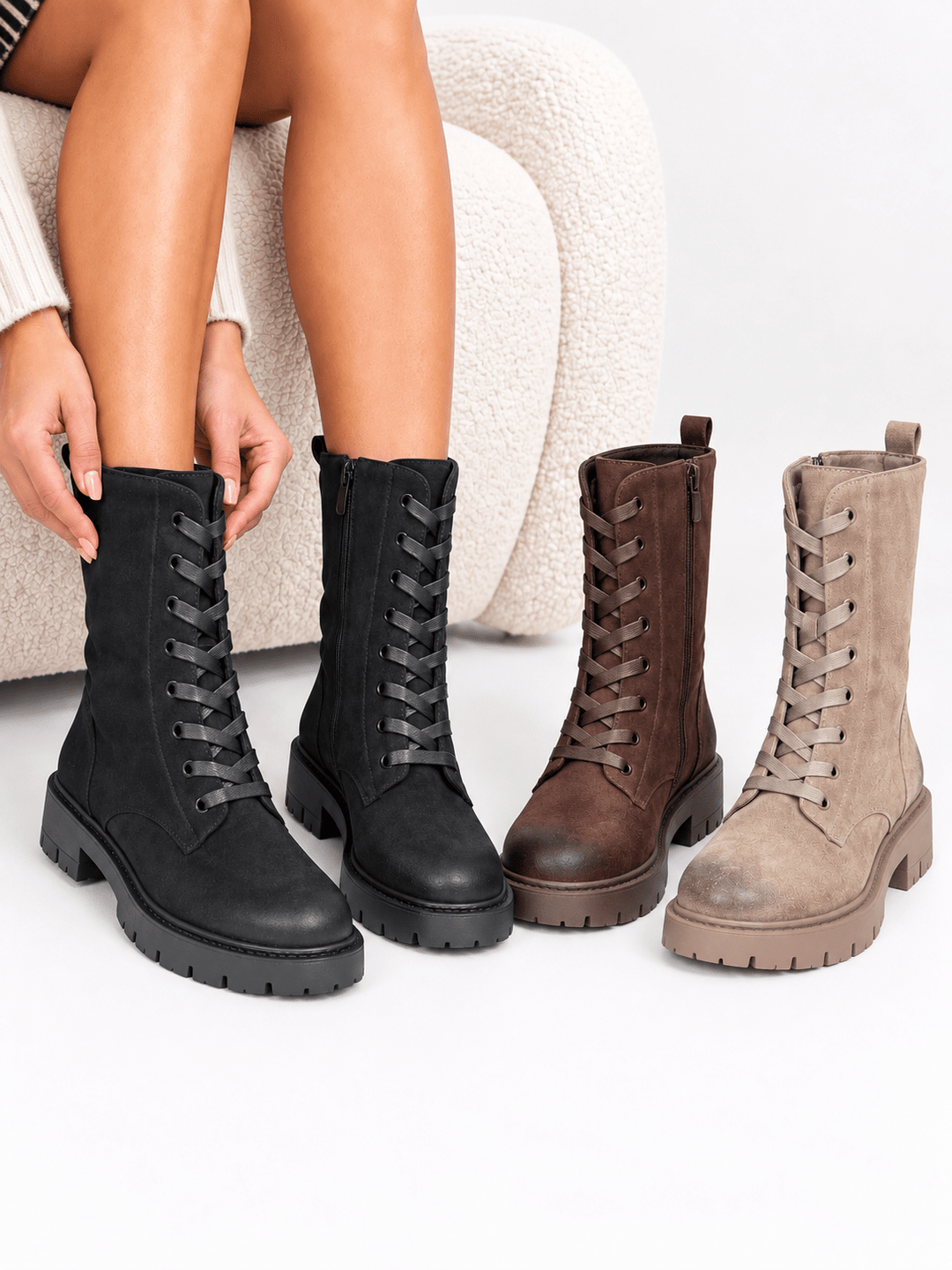 Boots in Braun, Beige & Schwarz - Levelone GmbH & Co. KG