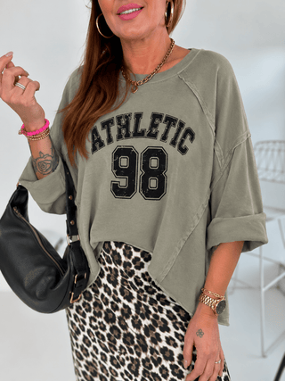 Sweater in Taupe mit Print vorne & Ziernähten, für Damen in Einheitsgrößen 36-42 - Levelone GmbH & Co. KG